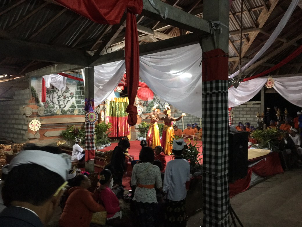 bali_barongdancers_oct2016