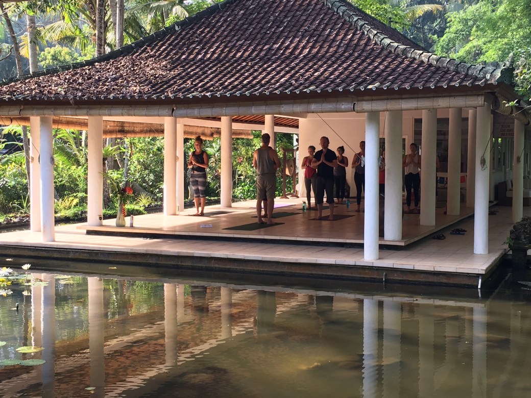 dave-leading-yoga-class-bali-nov-2016
